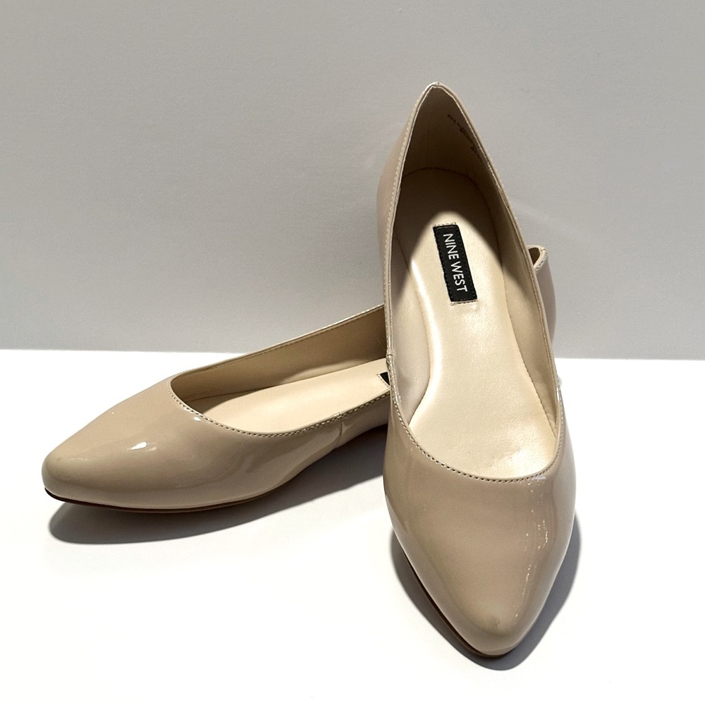 Nine West Speakup Brown Suede Flats sz 6